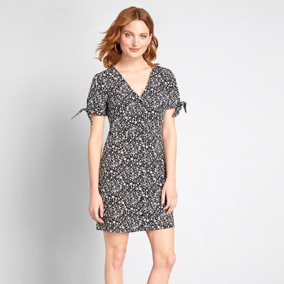 NWT ModCloth Just Gotta Have It Mini Dress Floral Black White Size 2 NEW - Picture 1 of 11